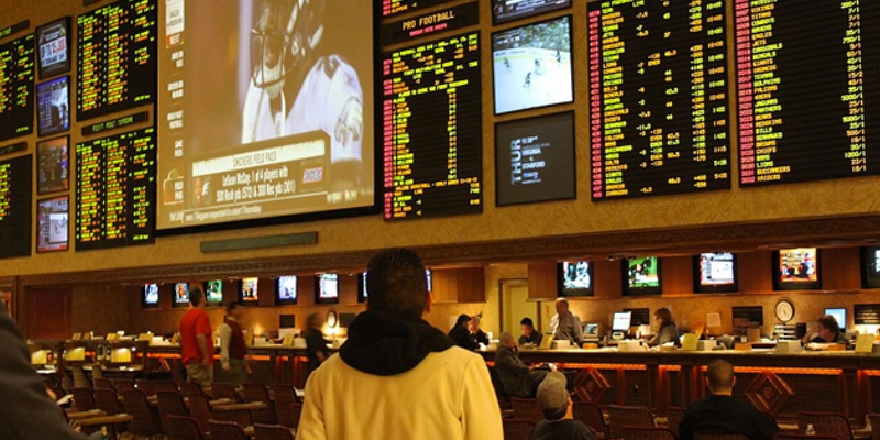betting on football games in vegas